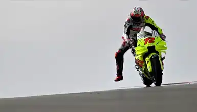 Bezzecchi, MotoGP Britanya GP'sini Kazandı!