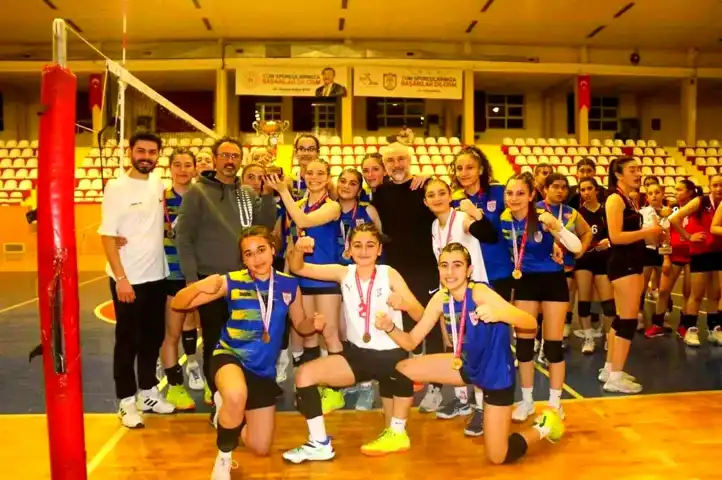 Özel İdare, Sivas Yıldız Kızlar Voleybolunda Şampiyon!